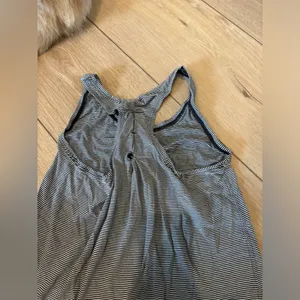 Lululemon striped tank top thumbnail 3
