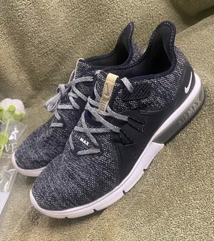 Women's NIKE AIR MAX Sequent 3 Running Shoe Black/Grey Sizes 11 thumbnail 1