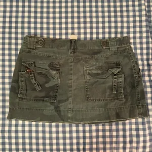 Urban Outfitters Camo Mini Skirt thumbnail 3