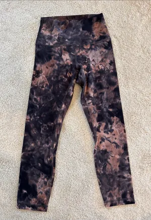 lululemon- size 4 thumbnail 1