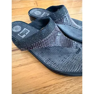 Fitflop Black Snake-Embossed Toe-Post Sandals size 9 thumbnail 2
