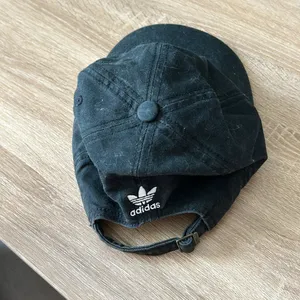 Adidas black baseball hat thumbnail 3