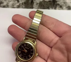 Working - Woman’s Signed McGregor LMG 515 Gold Tone Stretchy Stretch Wrist Watch thumbnail 2