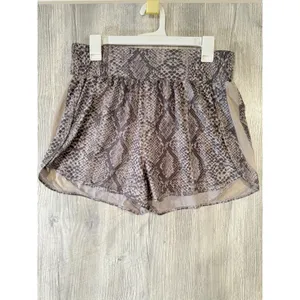 Vitality Balance Athletica M High Rise Breeze Shorts Gray Snake Print Lined Run thumbnail 3