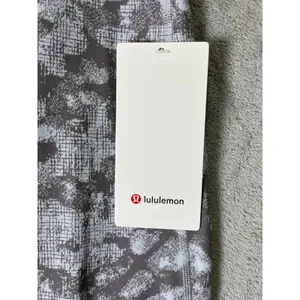 Lululemon Wunder Under HR Crop 23 Scallop Size 4 Luxreme Gray White Leggings New thumbnail 6
