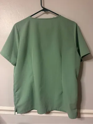 Figs scrub top thumbnail 2