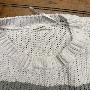 Moon‎ & Madison colorblock sweater Medium Size 8 thumbnail 2