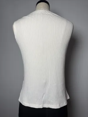 Abercrombie & Fitch White Ribbed Button-Front top thumbnail 5