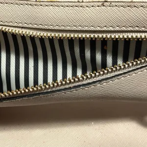 Kate Spade Black & Cream Wallet-Preowned-see wear in pics-Will heavily discount thumbnail 9