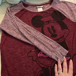 Disney Parks Minnie Kiss Lightweight Sweater Women's Size Small Maroon Heathered thumbnail 5