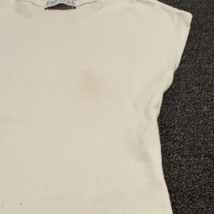 Stradivarius Cream Short Sleeve Tee thumbnail 4