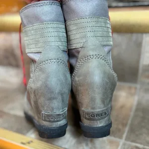 Sorel Women's Gray and Red Boots thumbnail 2