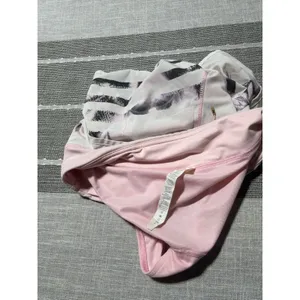 Lululemon Speed Up Shorts Size 4 Pink White Black Abstract Print Low Rise 2.5in thumbnail 6