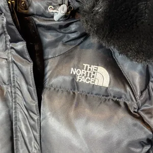The North Face Women's Black 550 goose down Jacket with fur lined Hood thumbnail 2