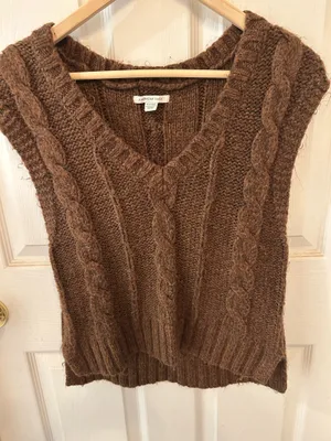American Eagle Sweater Vest thumbnail 1