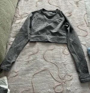 AYBL Workout Top Long Sleeve thumbnail 1