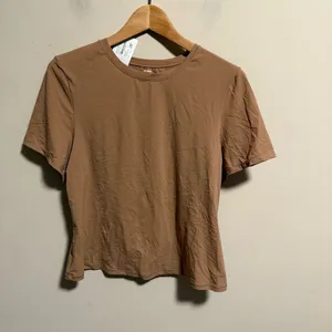 NWT SKIMS Fits Everybody T-Shirt Skimming Color Sienna Tan- Size 2XL thumbnail 3