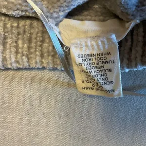 Elegant Gray Women's Crew Neck Sweater thumbnail 6