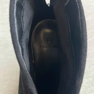 Halston Cairo‎ Womens 6.5 Ankle Booties Boots Black Suede Stiletto Heel Back Zip thumbnail 7
