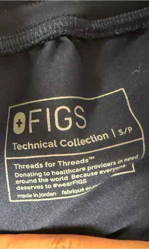 FIGS Cade Cargo Scrub Pants thumbnail 2