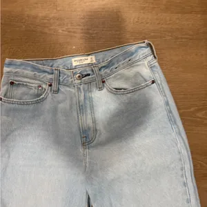 NEW ABERCROMBIE AND FITCH jeans size 4 thumbnail 12