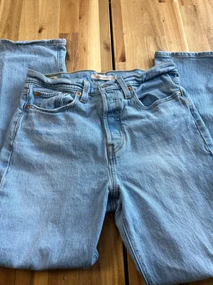 Levi’s Wedgie Straight Jeans 28x28 Light Wash Distressed High Rise thumbnail 5