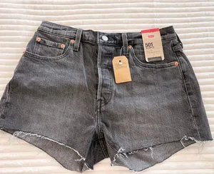 NWT Levi's 501 Women's Charcoal Gray Cutoff Denim Shorts Size 29 thumbnail 1