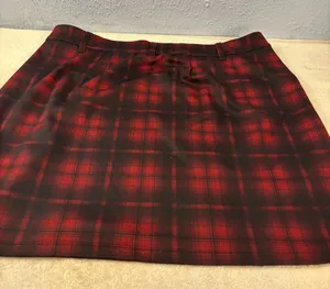 Maurices Red Black Mini Skirt 19” long Plaid Faux Pockets Back thumbnail 1