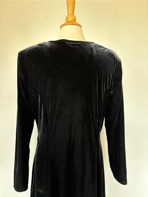 Vintage Solid Black Long Sleeve Velvet Dress with Chain Belt thumbnail 6