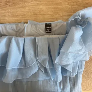 Aveloria Light Blue Ruffle Tiered Midi Dress Size Small thumbnail 4