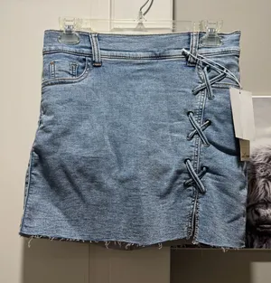 Love trends denim mini skort Size XS thumbnail 1