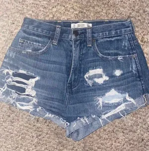 Abercrombie & Fitch denim shorts thumbnail 1