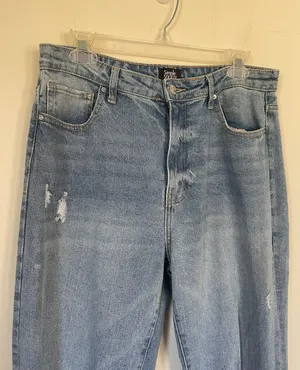 high rise straight leg distressed denim jeans women’s size 13/31 thumbnail 4