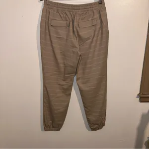 Nine West Tan, Beige, white Plaid Casual women’s Joggers Size Medium thumbnail 4