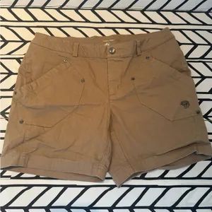 Mountain Hardwear tan hiking shorts in size large thumbnail 2