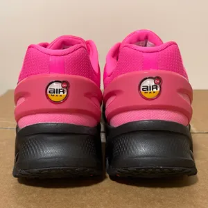 Nike Air Max DN8 Hyper Pink Black Sneakers FQ7860-600 Size 6 Mens 7.5 Womens New thumbnail 5