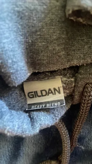 Gildan hooded sweatshirt  thumbnail 7