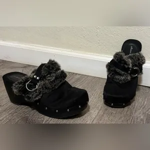 Melrose Ave Faux Fur Lined Studded Clogs | Cozy Winter Shoes | Size 7.5 thumbnail 2