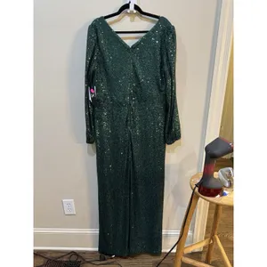 Xscape Long Sleeve Long V-Neck All Over Sequin Gown Hunter Size 18W thumbnail 4