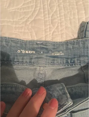 Old Navy Wide-Leg Jeans thumbnail 3