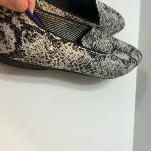 Rothy’s Python Snake Print Almond Toe Black Gray White Pattern Loafer Flats 10.5 thumbnail 7