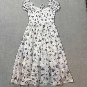 Hint of Blush Floral Midi Dress Small White Black Boho‎ Smocked Back Lace thumbnail 2