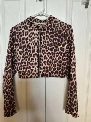 Leopard Print Cropped Bomber Jacket thumbnail 2
