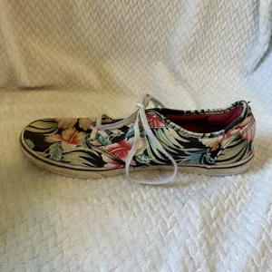 Vans Hawaiian Floral Low Top Sneakers Size 9.5 thumbnail 6
