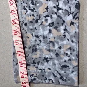 Lululemon Wunder Under Capri Leggings | Size 8 | Gray Camo thumbnail 4