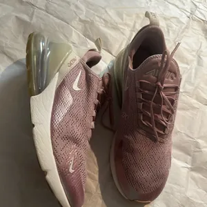 Nike Women's Air Max 270 Light Pink Athletic Shoes thumbnail 5