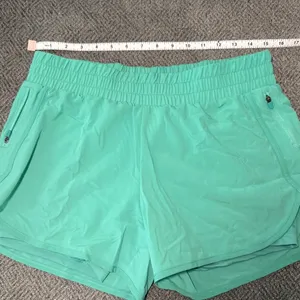 Athletic Works Green‎ Lightweight Quick Dry Gym Shorts Pockets Medium thumbnail 3