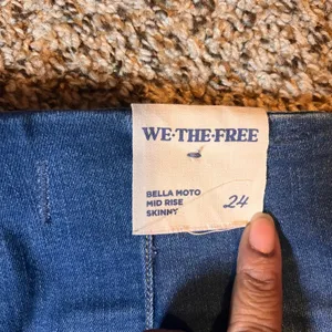 We The Free Bella Moto Mid Rise Skinny Jeans Size 24 Zippers Detail Denim‎ thumbnail 8