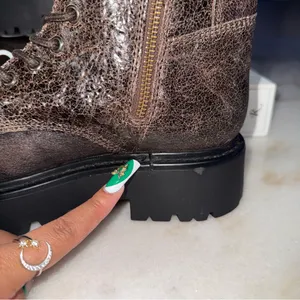 New Steve Madden Rowen Brown Distressed Leather Combat Boots Chunky Lug Sole 9.5 thumbnail 12