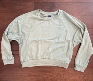 GAP Women’s Sage Green Crewneck Cropped Sweatshirt Size Medium - C54-045 thumbnail 1